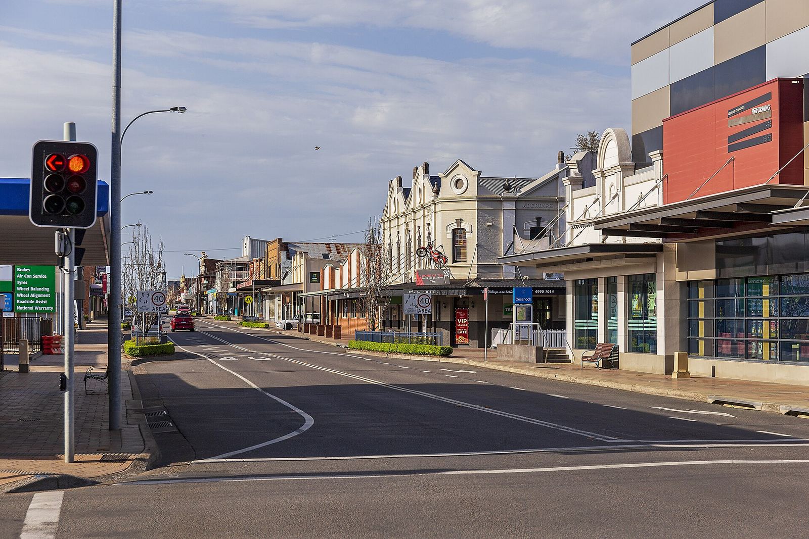 Vincent Street in Cessnock on a clear day